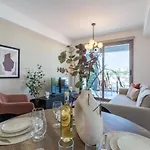 Vanilla's Prime 1-bedroom In דירה